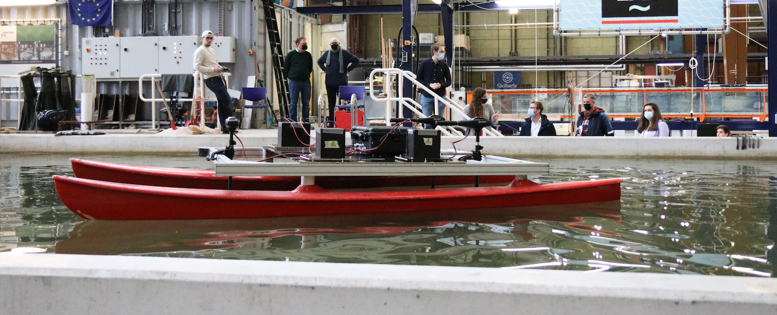 De pakjesboot Smart Delta Drechtsteden in Aqualab in Rotterdam