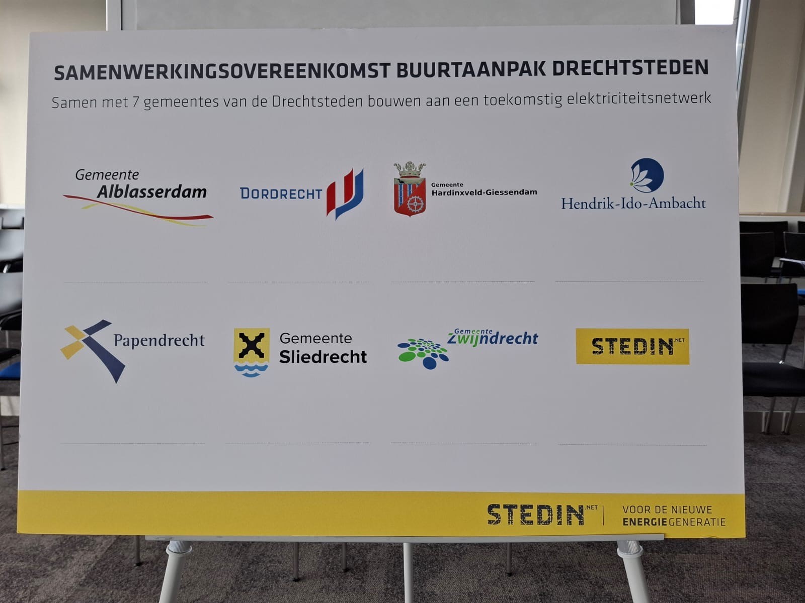 Bord ondertekende samenwerkingsovereenkomst gemeenten en Stedin